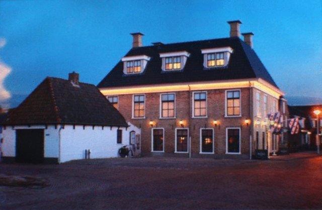 Hotel De Harmonie Сексбирюм Экстерьер фото